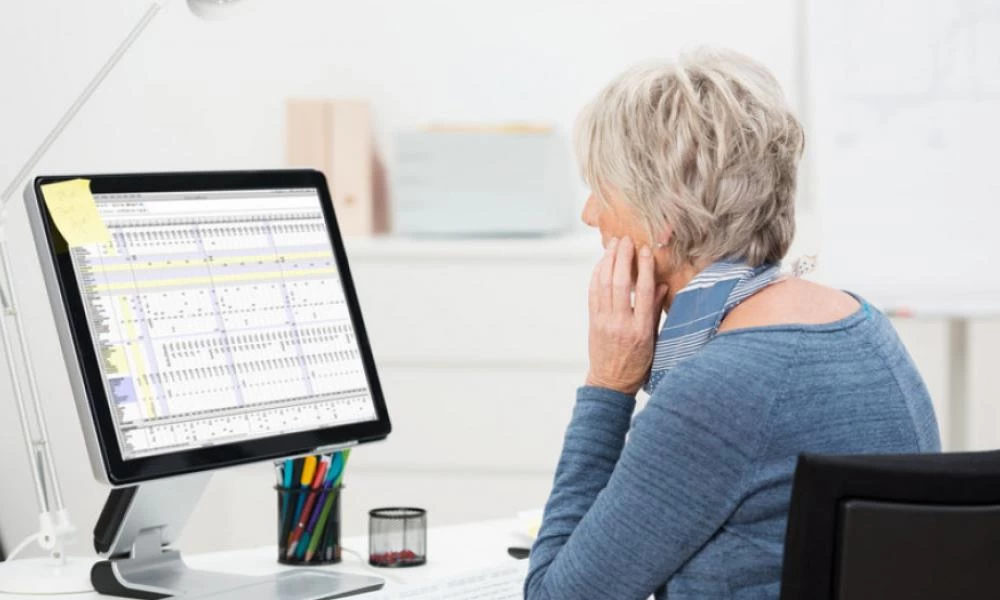 Απασχόληση συνταξιούχων: Οι παγίδες, οι εξαιρέσεις και το «ψαλίδισμα»